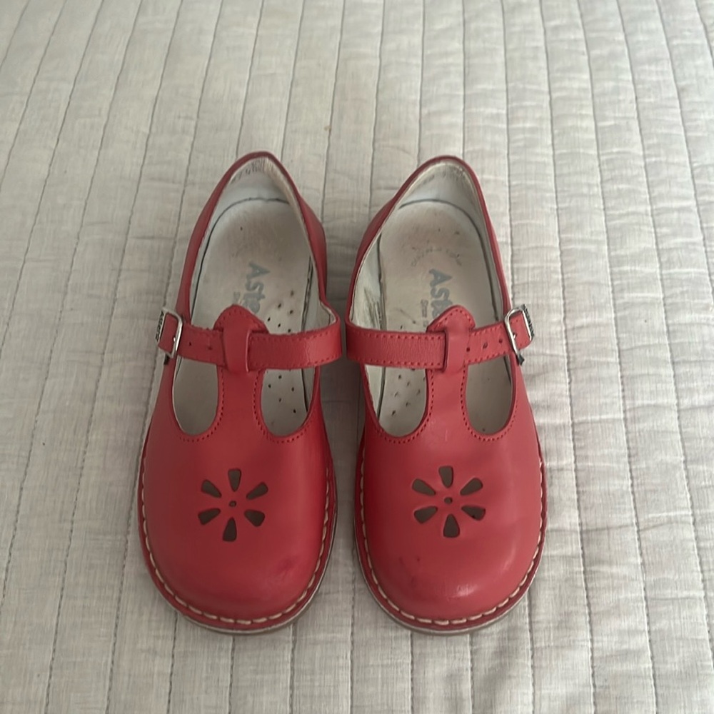 Leather shoes